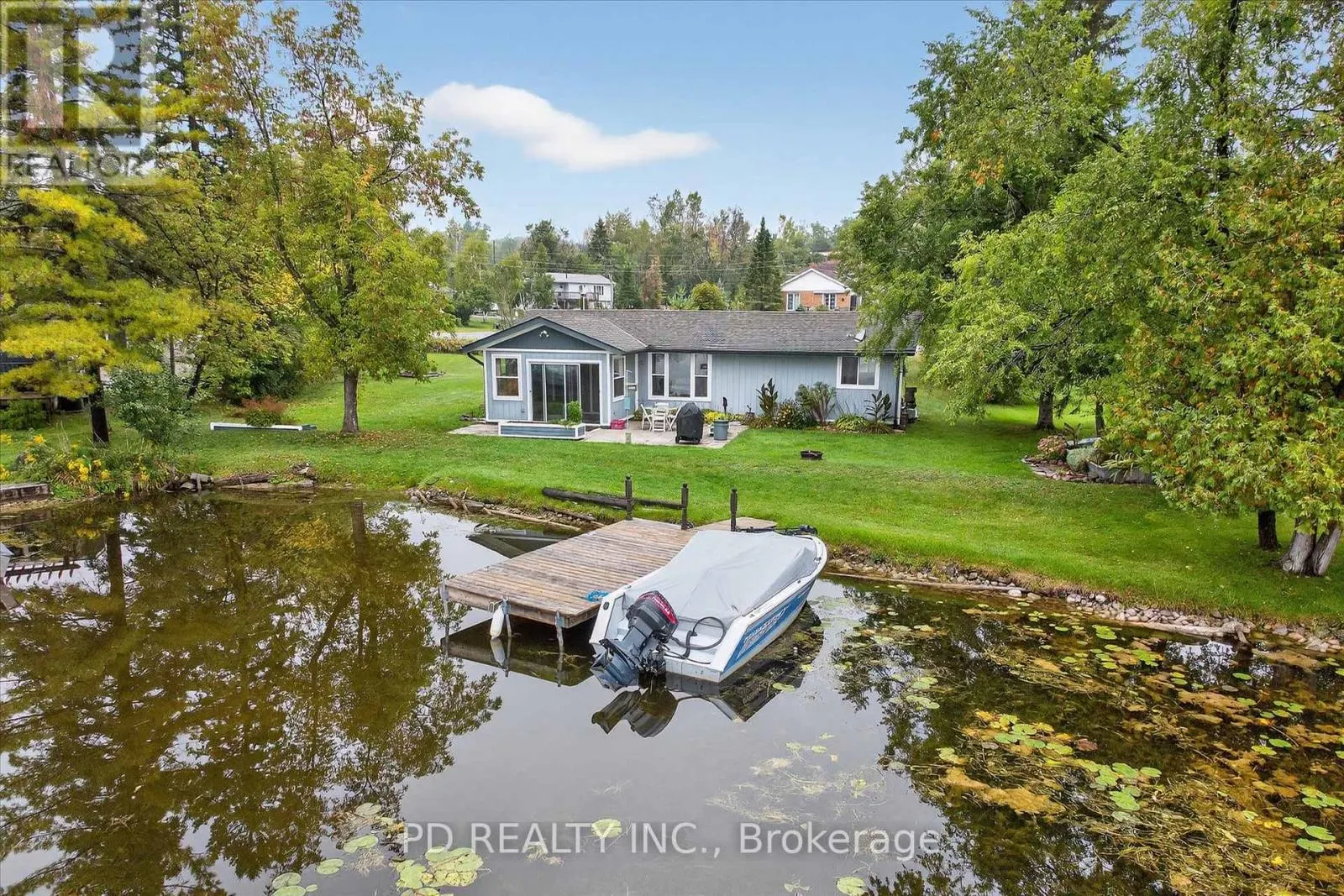 11 CHARLOTTE CRESCENT