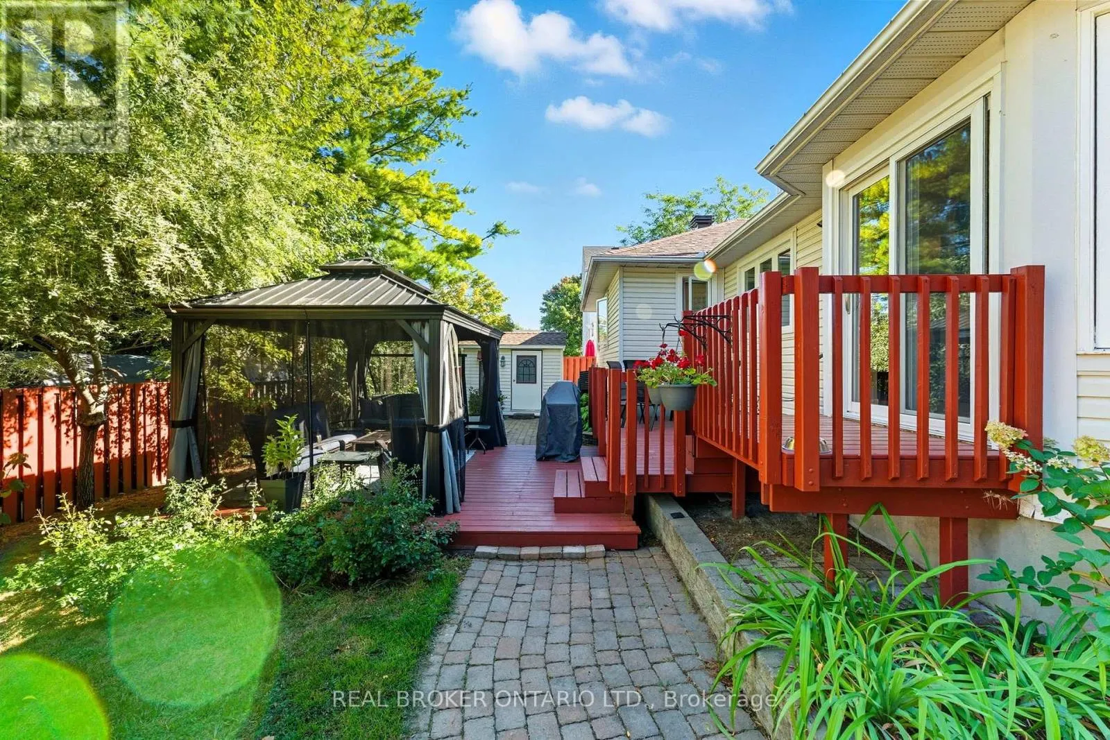 6 CANDOW CRESCENT