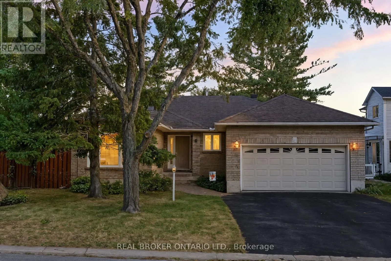 6 CANDOW CRESCENT
