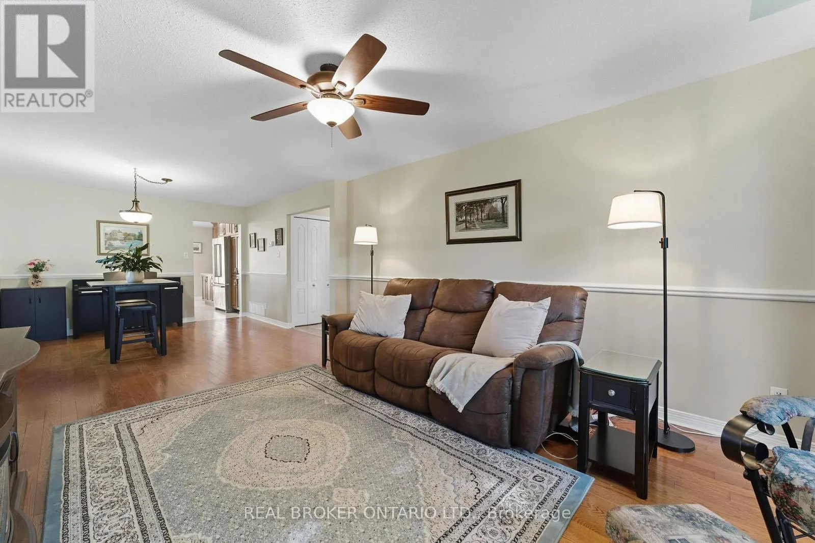 6 CANDOW CRESCENT