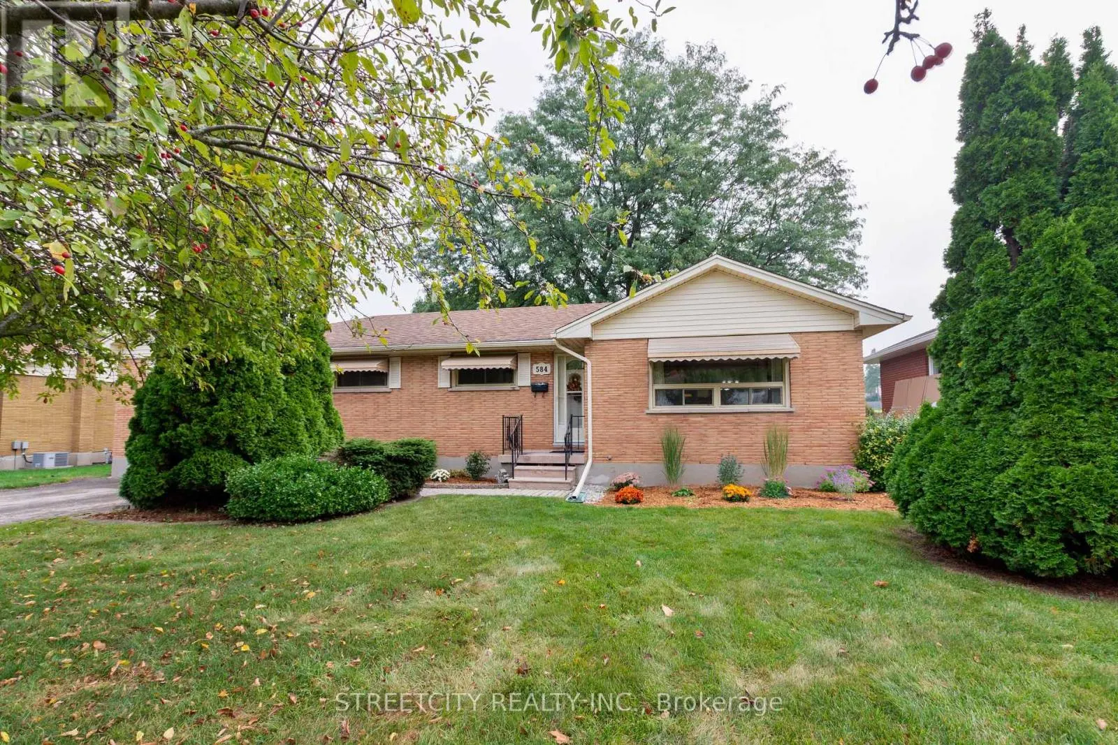 584 KNIGHTS HILL ROAD N