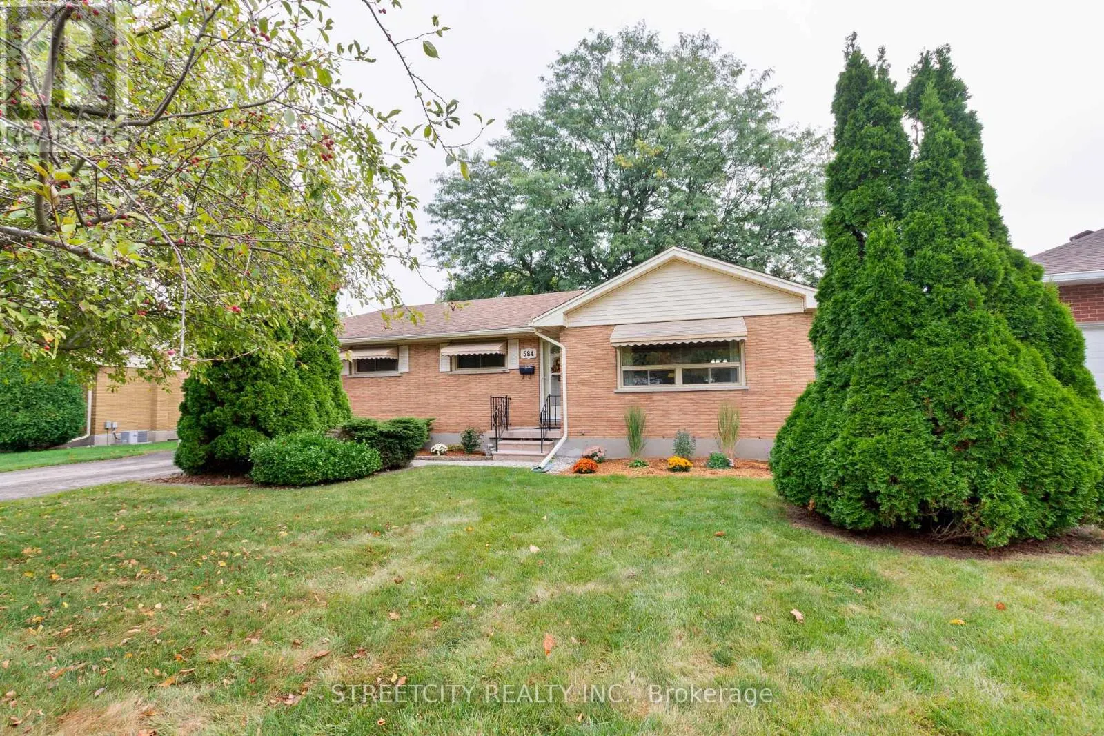 584 KNIGHTS HILL ROAD N