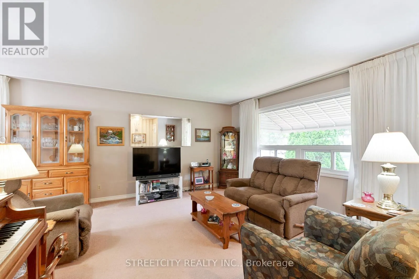 584 KNIGHTS HILL ROAD N