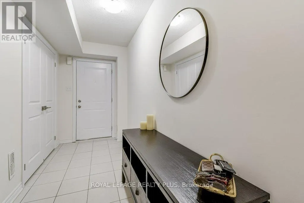 34 - 383 DUNDAS STREET E