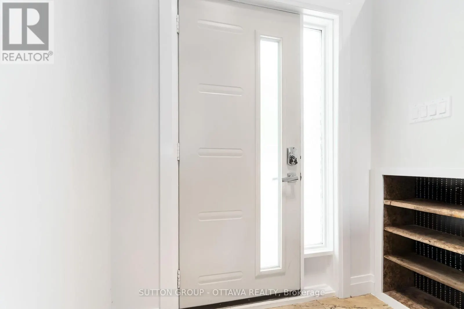 220 AGATHE STREET