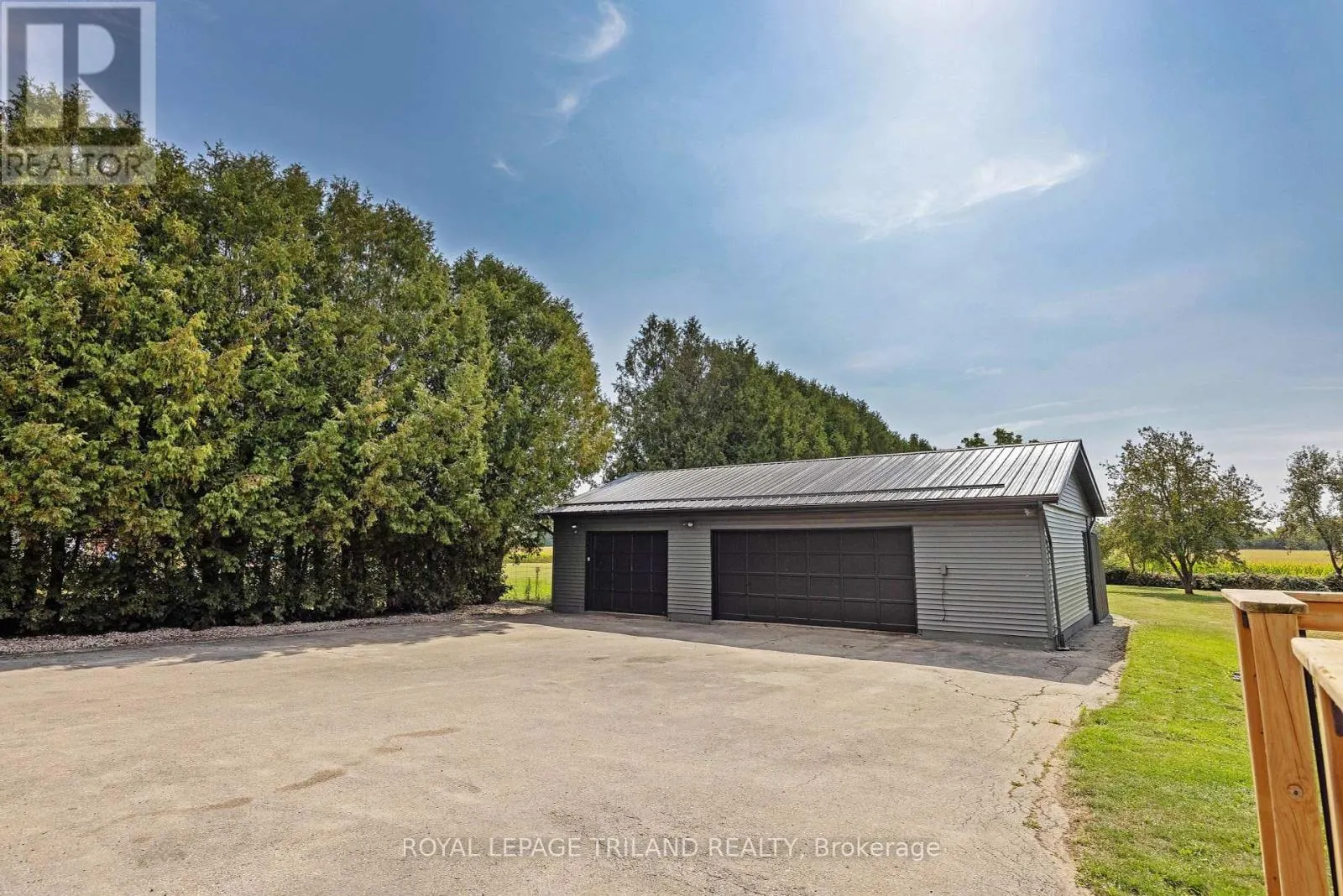 829 AVON DRIVE