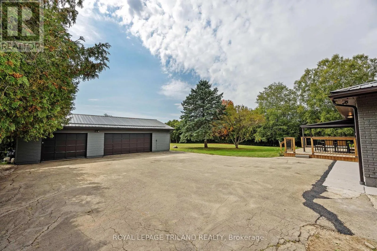 829 AVON DRIVE