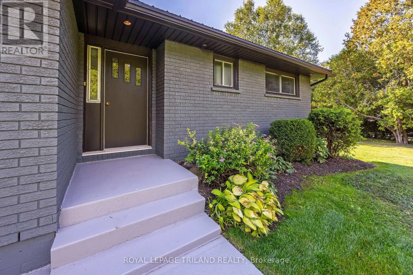 829 AVON DRIVE