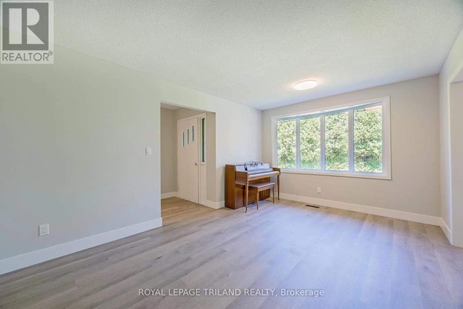 829 AVON DRIVE