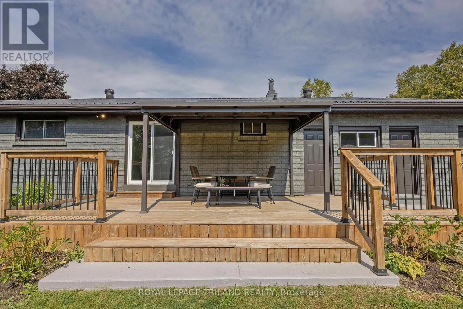 829 AVON DRIVE