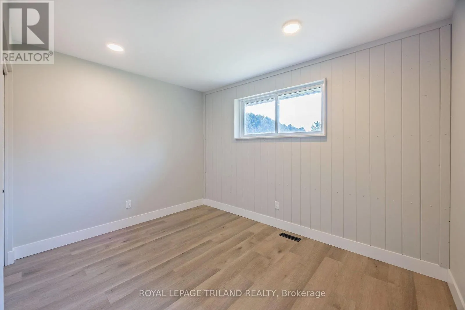 829 AVON DRIVE
