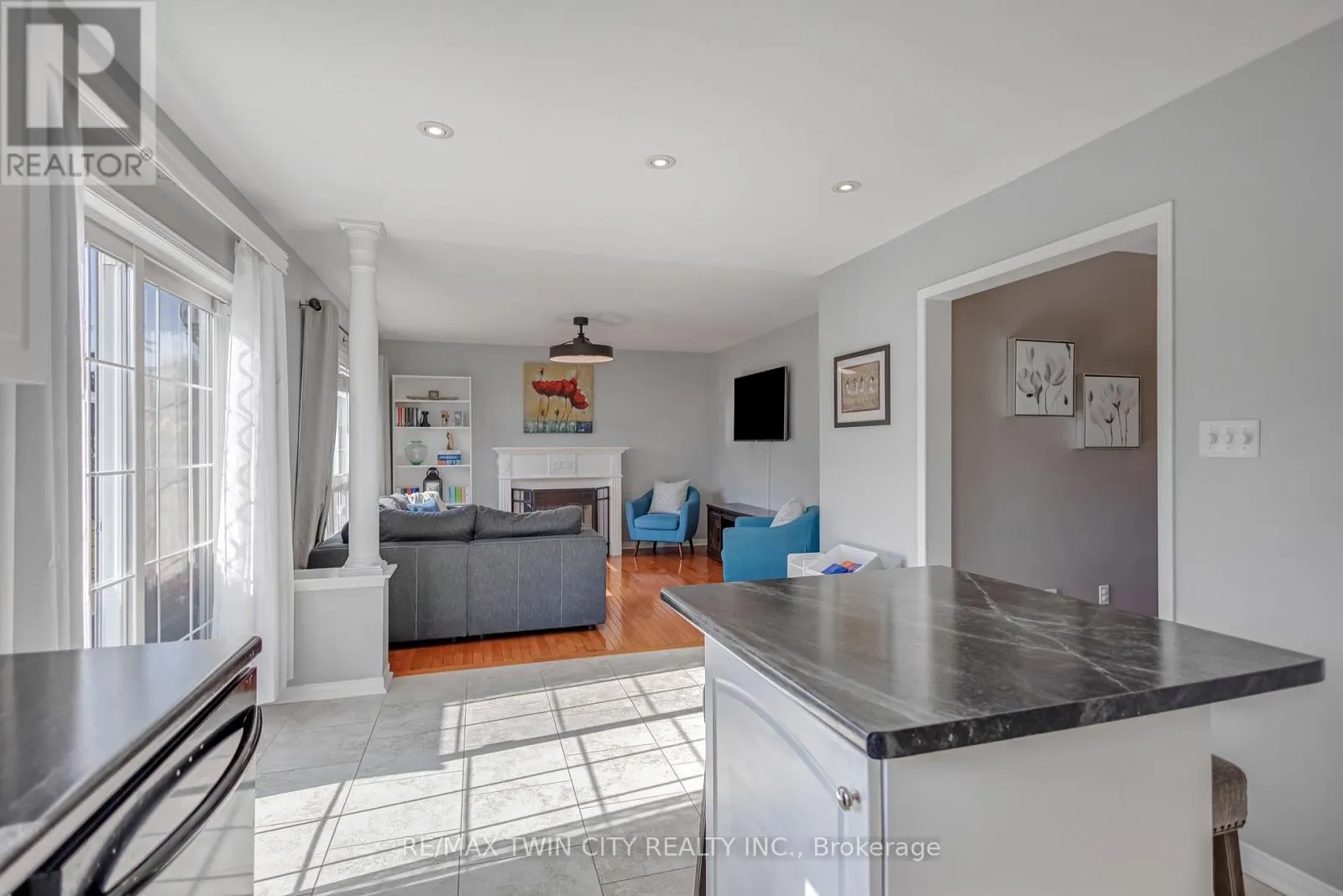 27 SHANTZ AVENUE