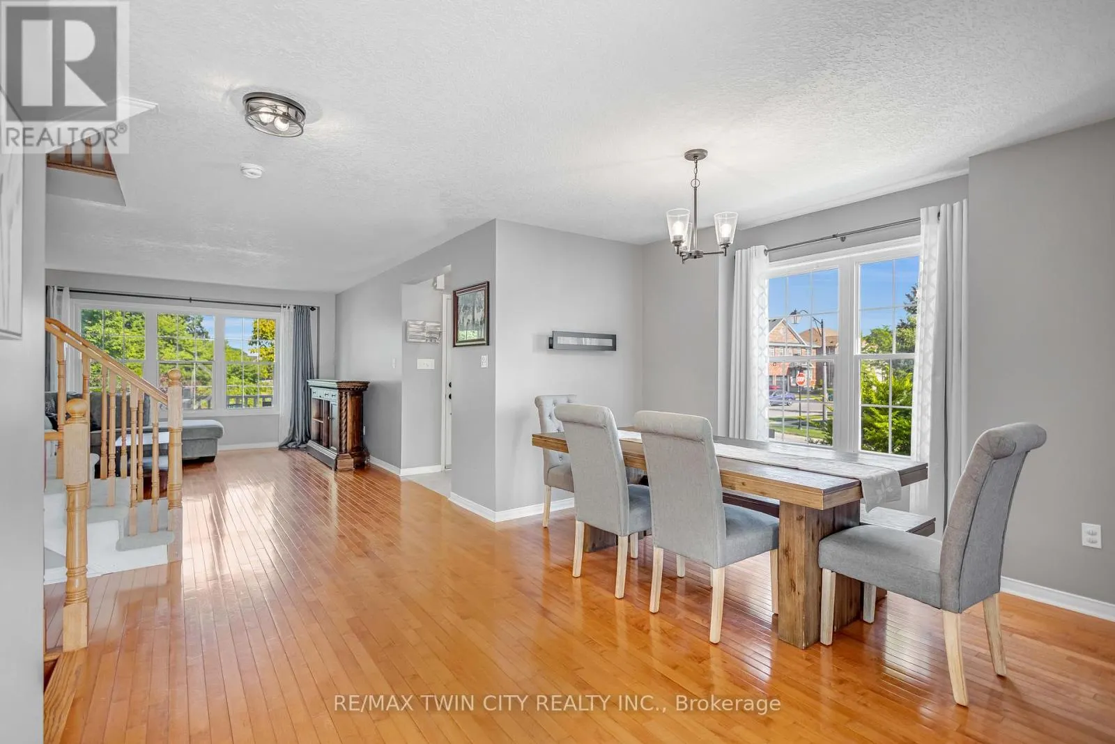 27 SHANTZ AVENUE