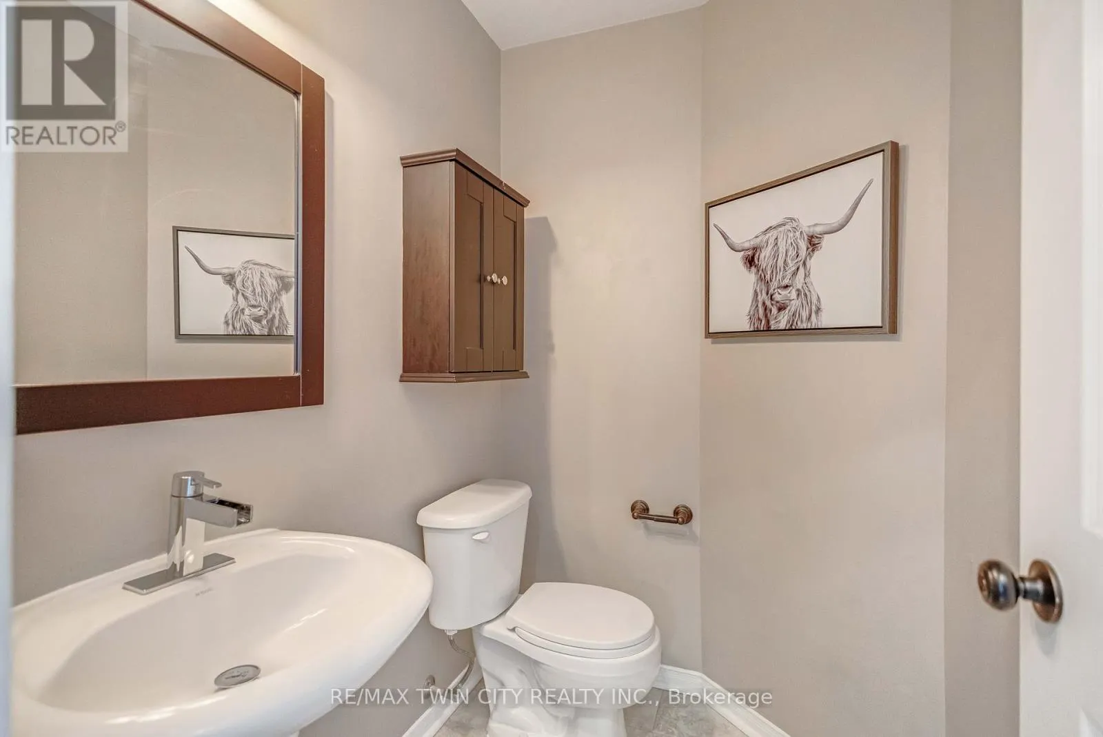 27 SHANTZ AVENUE