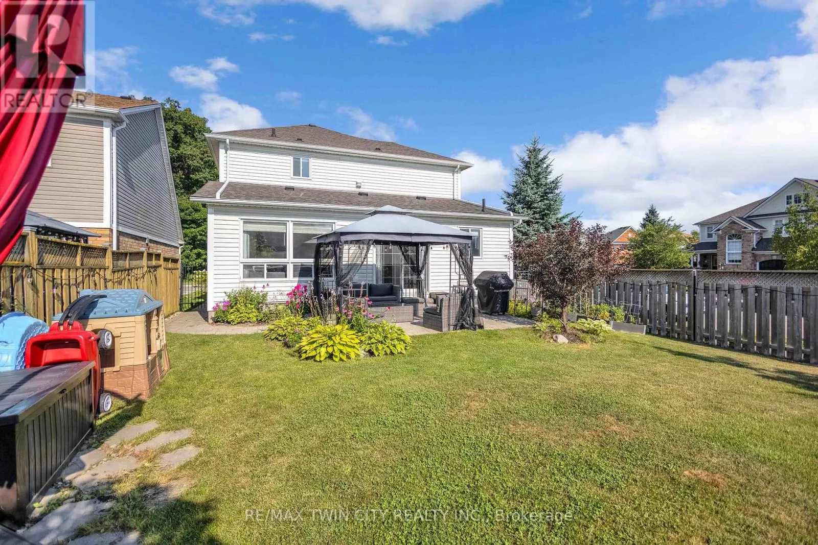 27 SHANTZ AVENUE