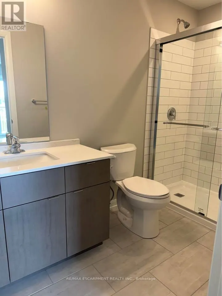 115 - 708 WOOLWICH STREET