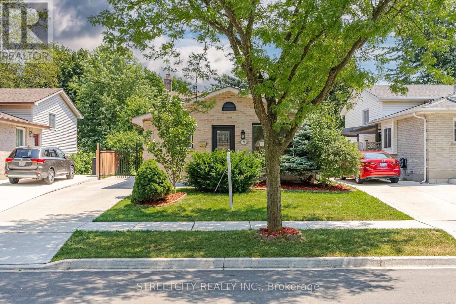 20 FAIRCHILD CRESCENT