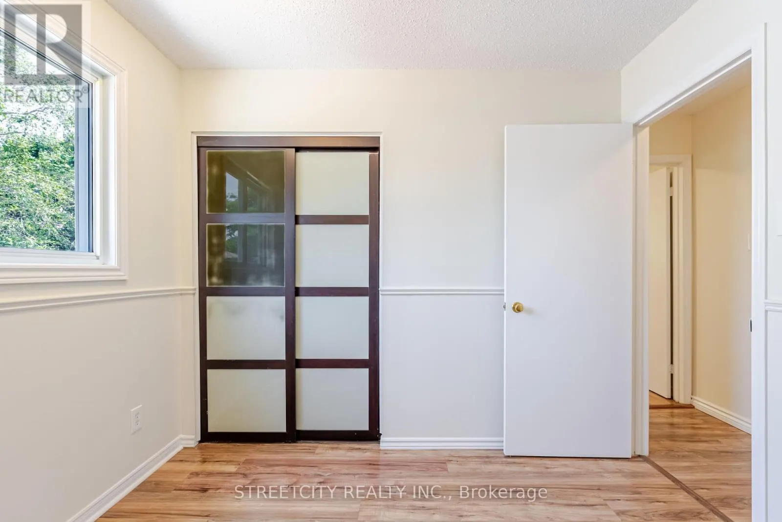 20 FAIRCHILD CRESCENT