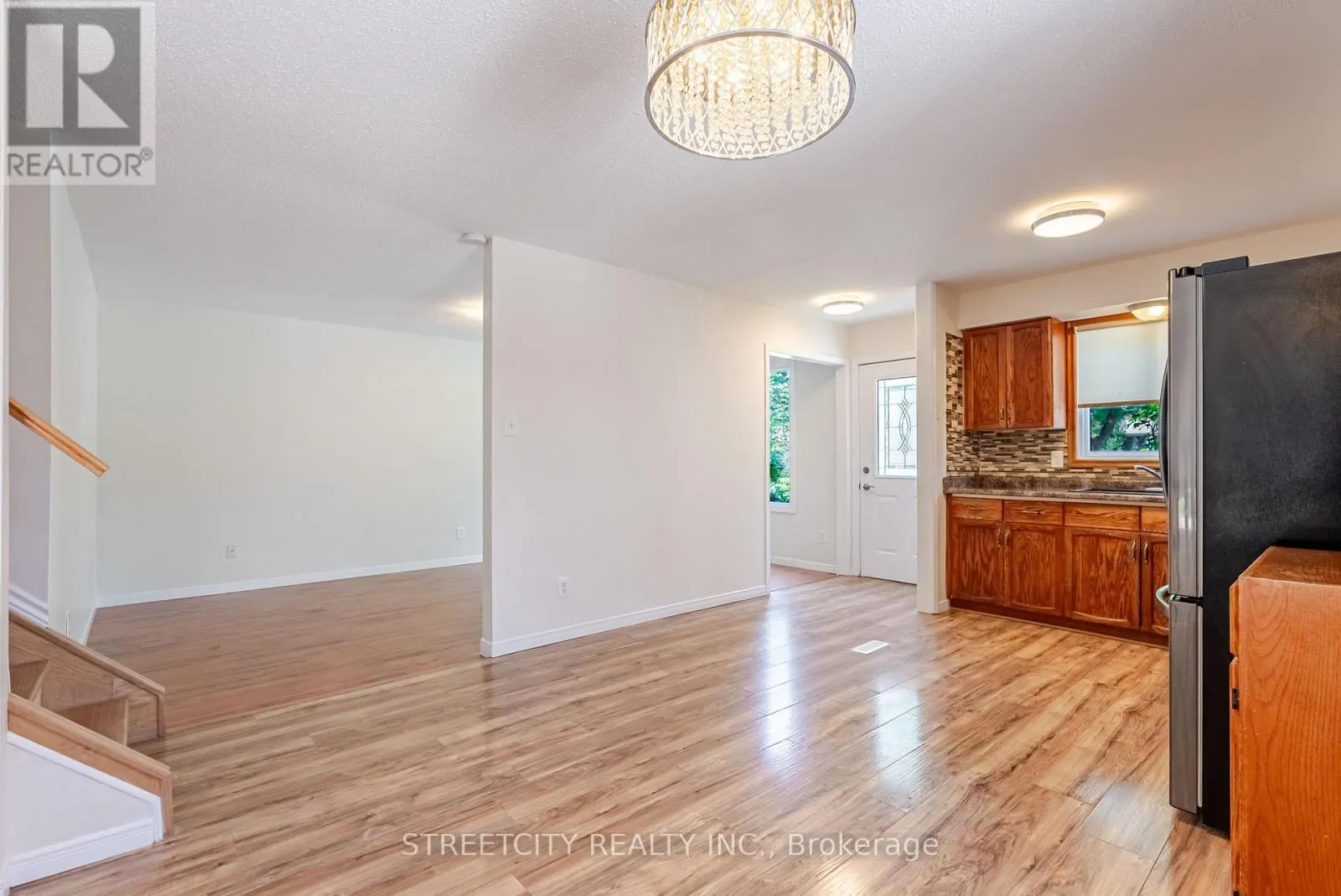 20 FAIRCHILD CRESCENT