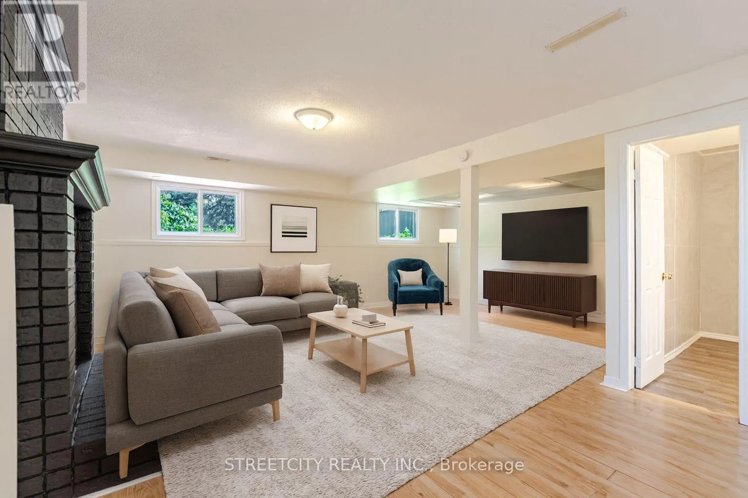20 FAIRCHILD CRESCENT