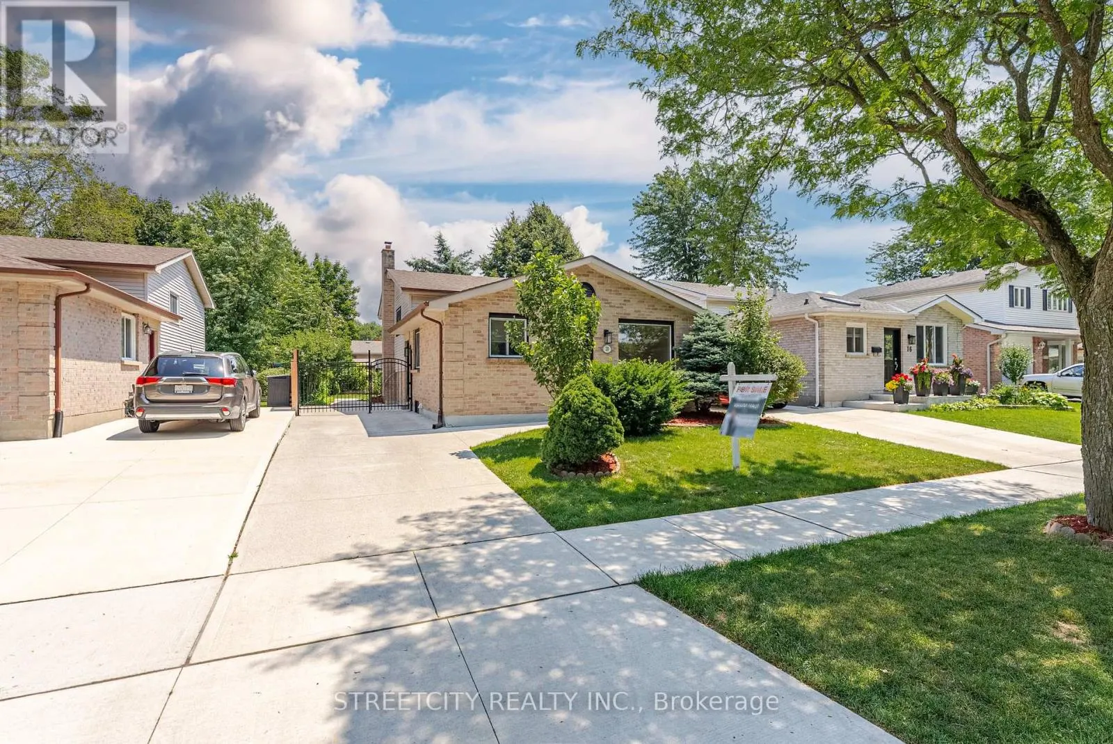 20 FAIRCHILD CRESCENT