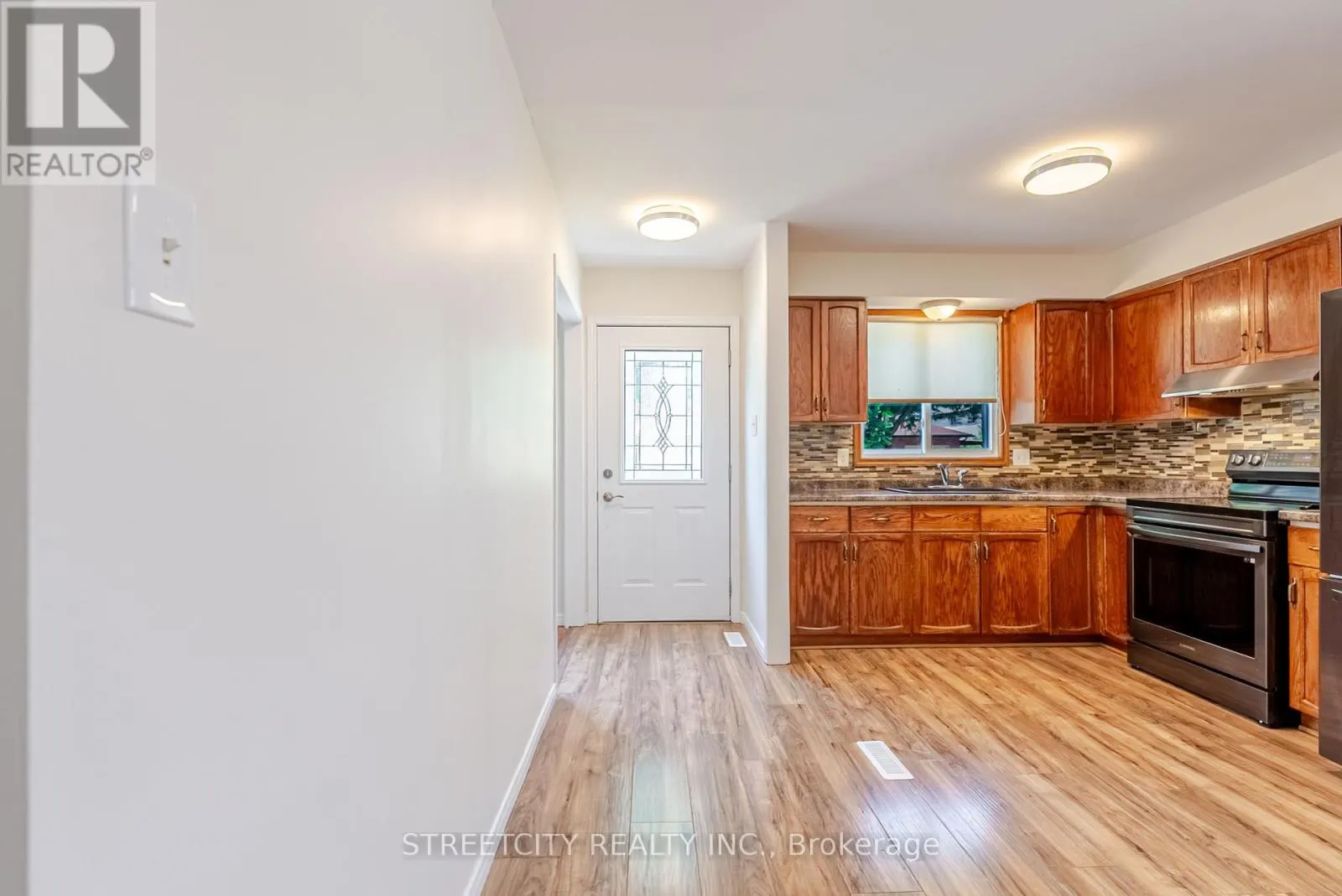 20 FAIRCHILD CRESCENT