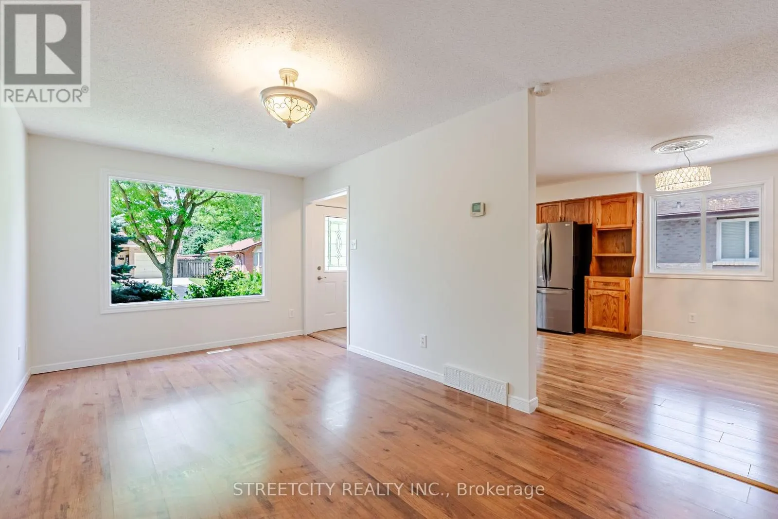 20 FAIRCHILD CRESCENT
