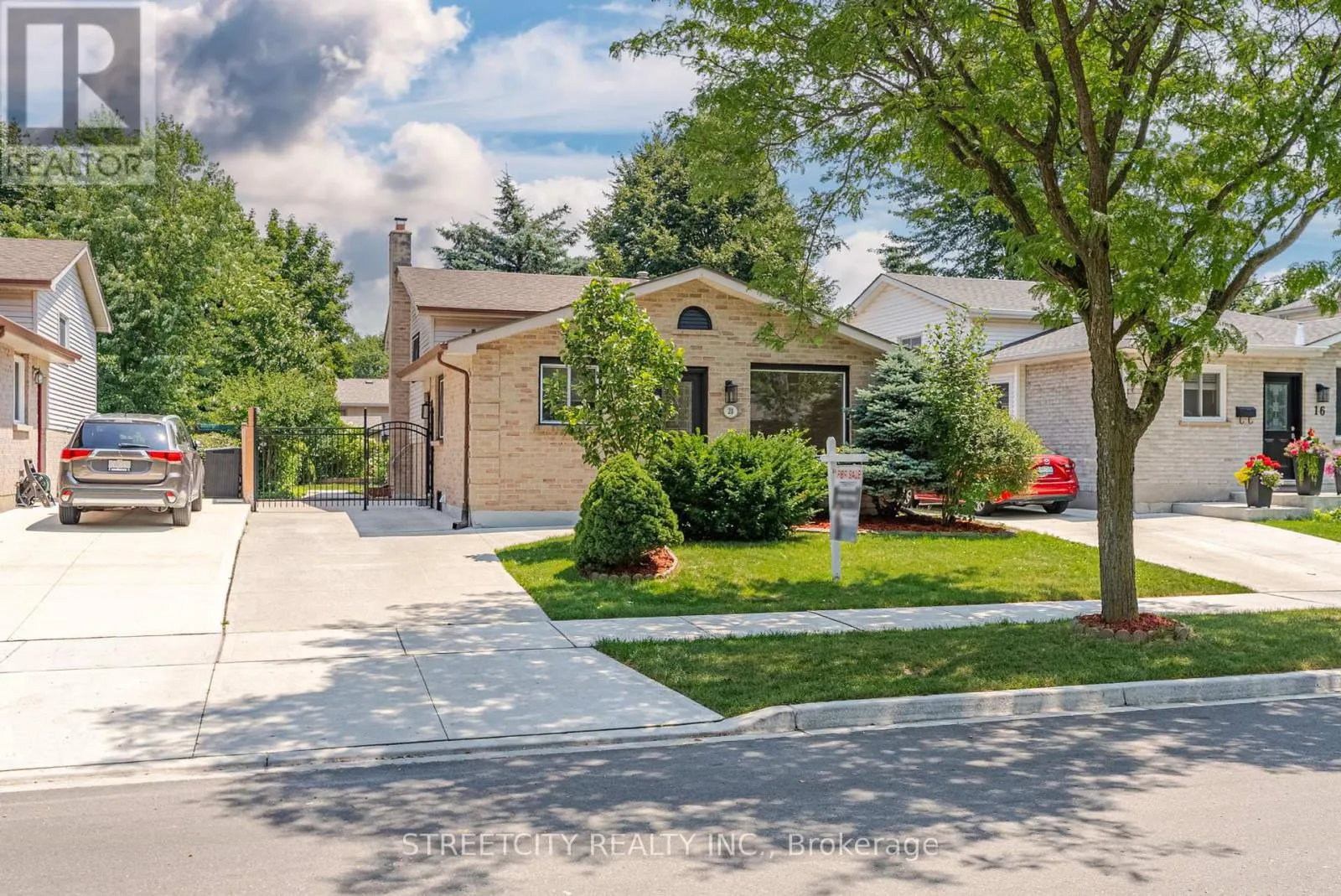 20 FAIRCHILD CRESCENT