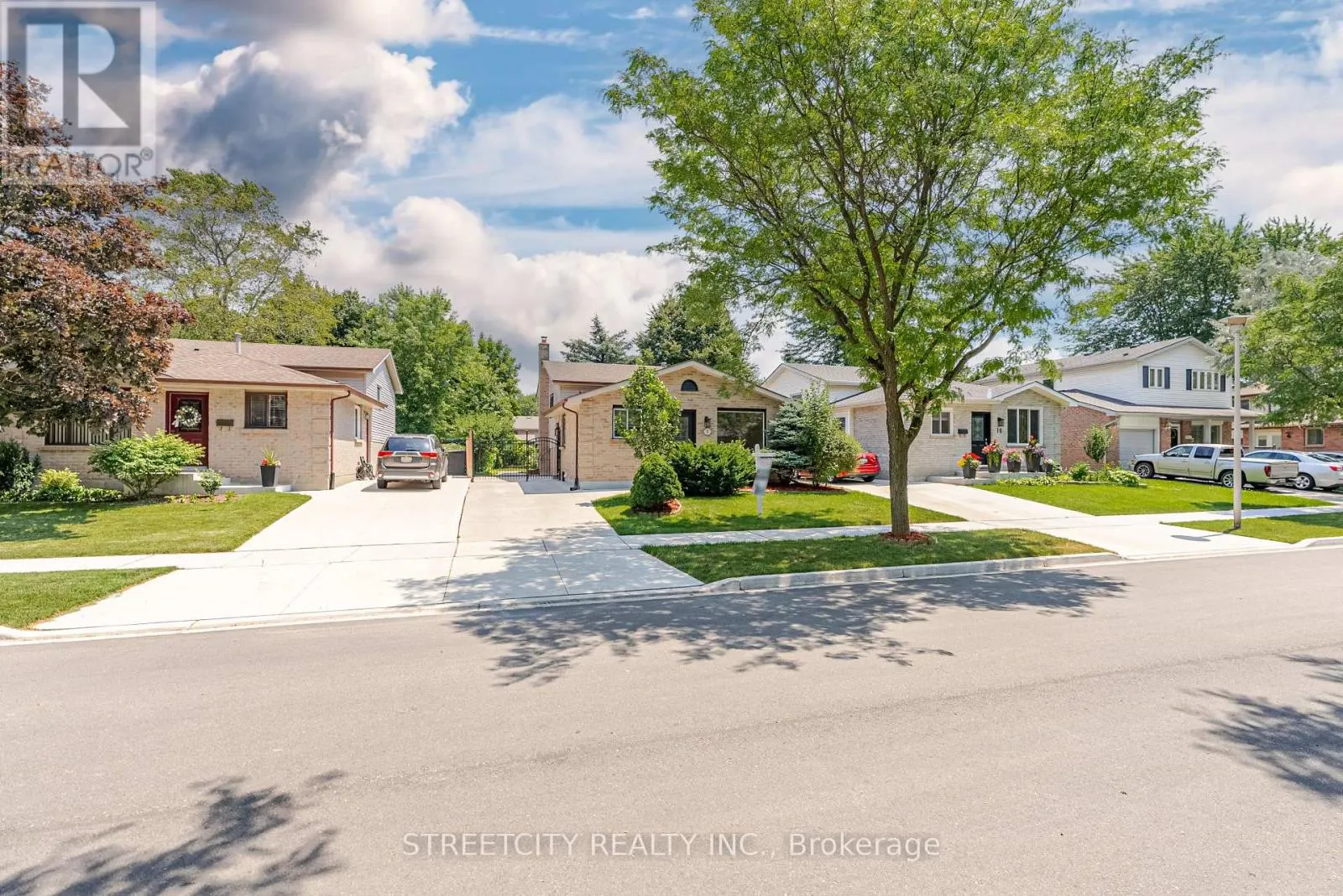 20 FAIRCHILD CRESCENT