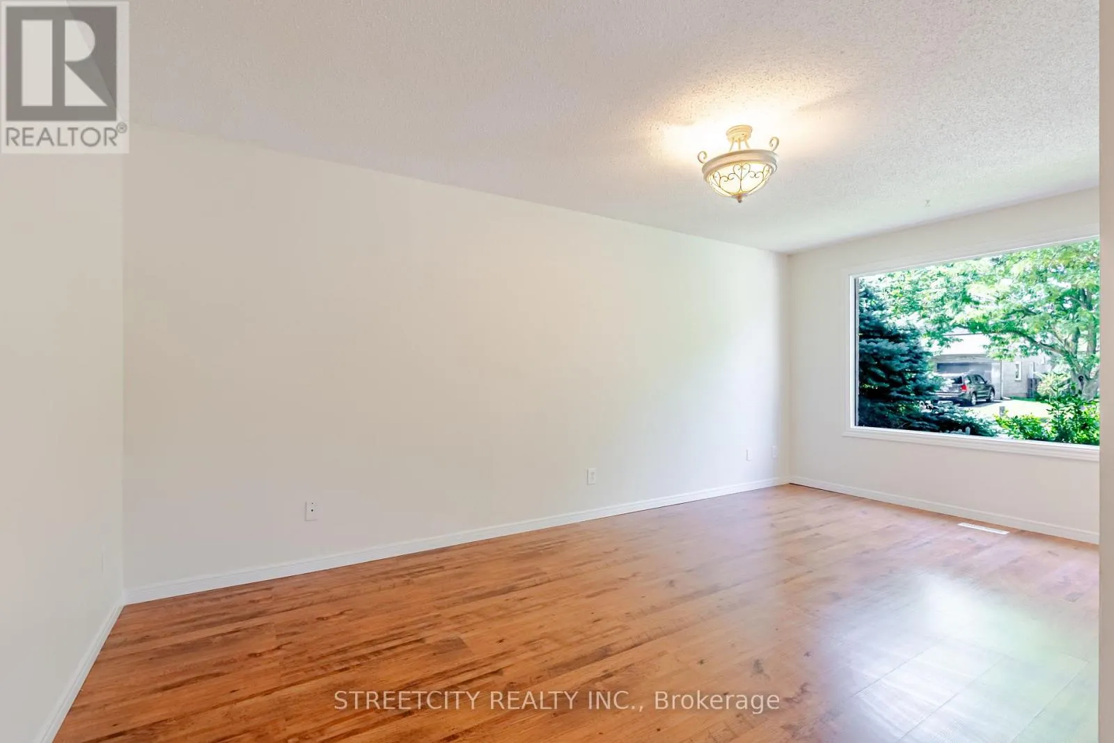 20 FAIRCHILD CRESCENT