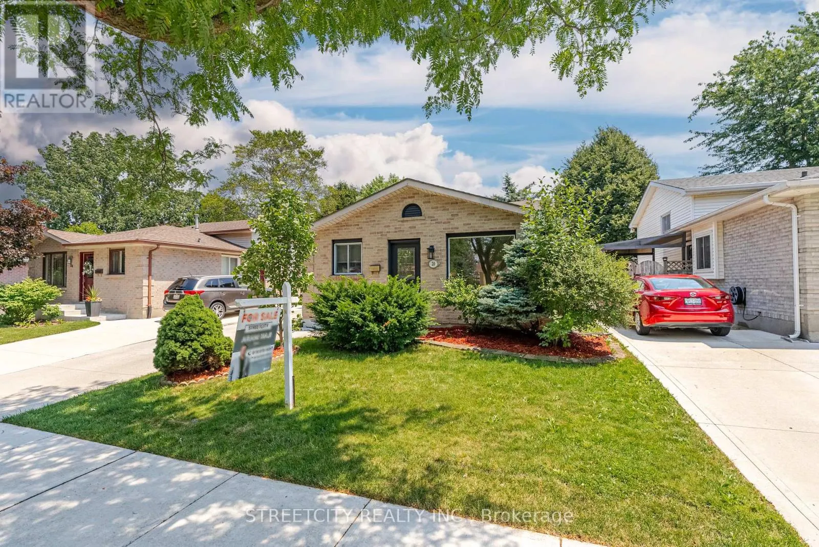 20 FAIRCHILD CRESCENT
