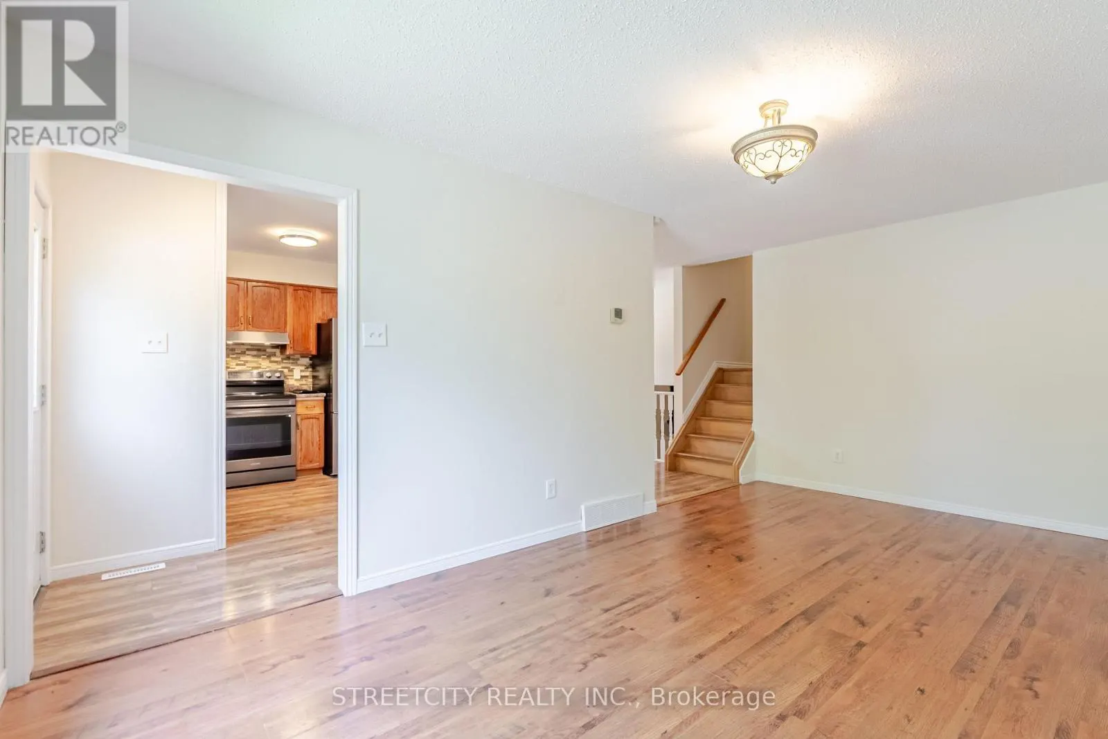 20 FAIRCHILD CRESCENT
