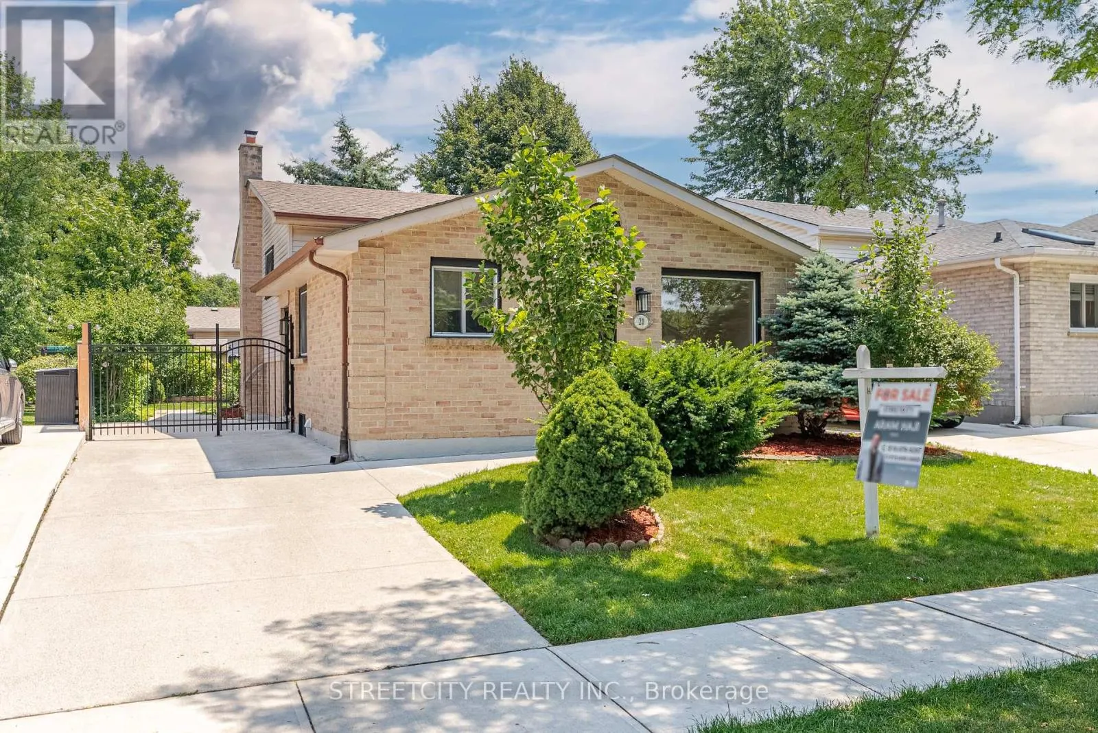 20 FAIRCHILD CRESCENT