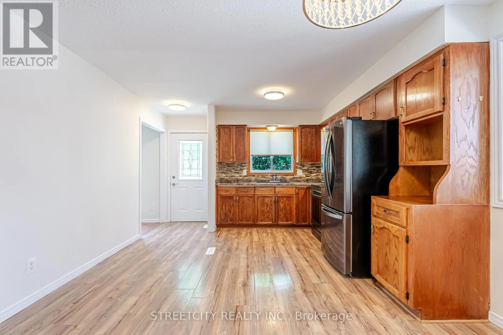20 FAIRCHILD CRESCENT