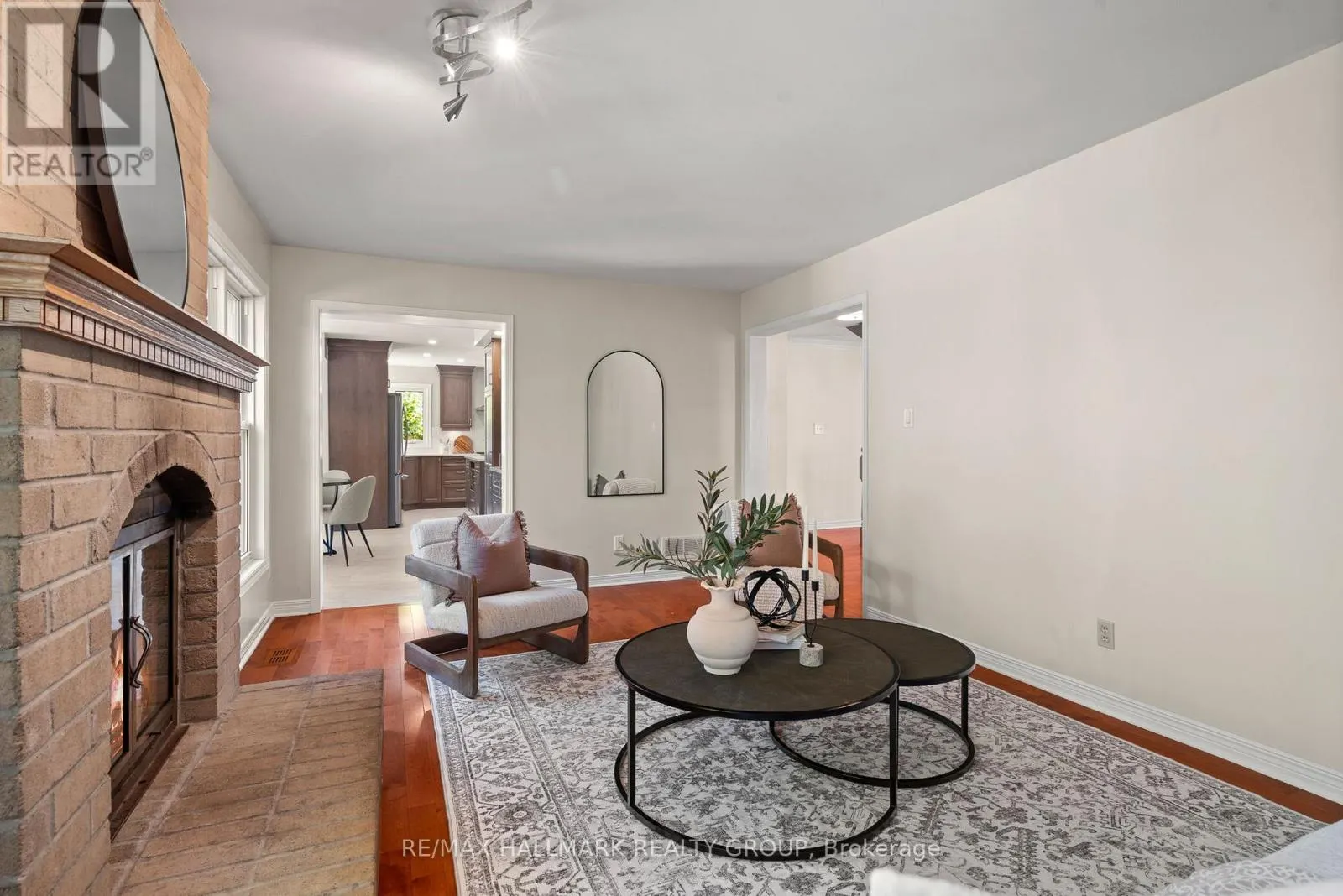 94 HOBIN STREET