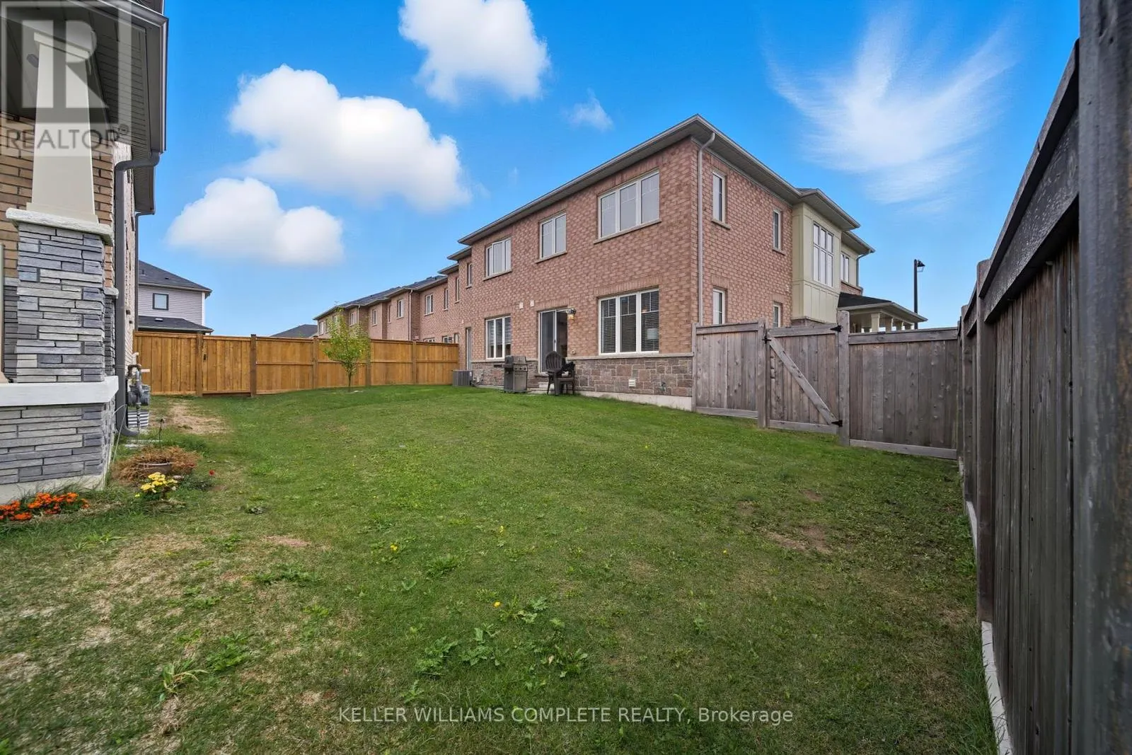 176 MACLACHLAN AVENUE