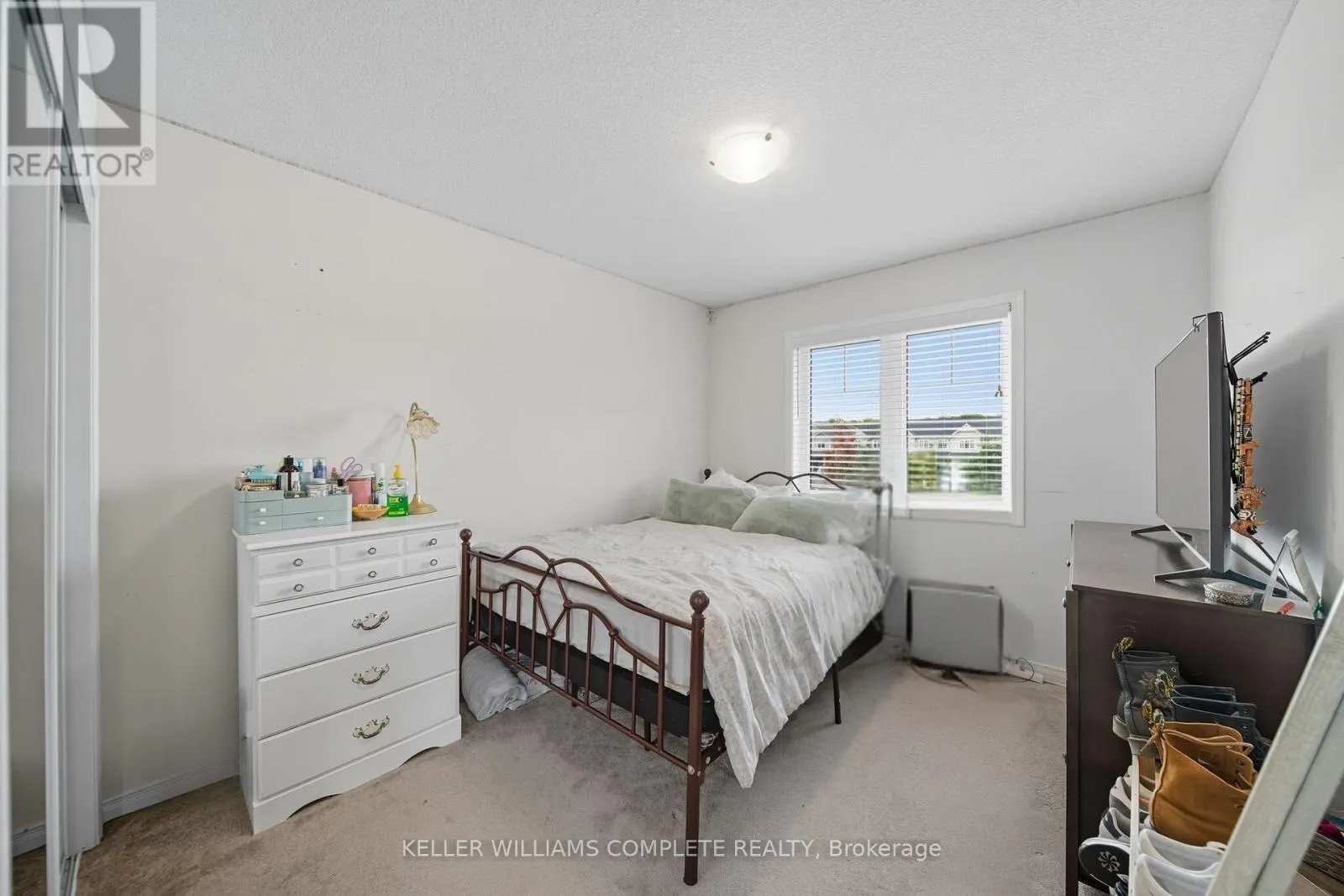 176 MACLACHLAN AVENUE