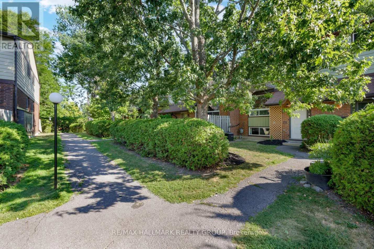 3 - 409 MONTFORT STREET