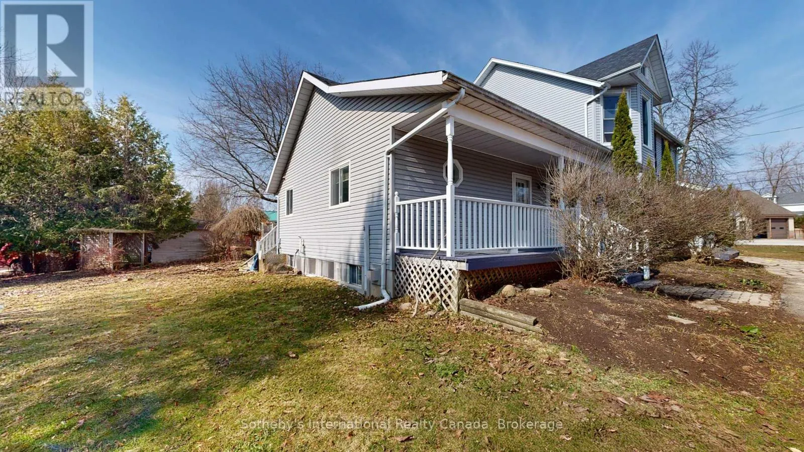 B - 103 BRUCE STREET S, #B