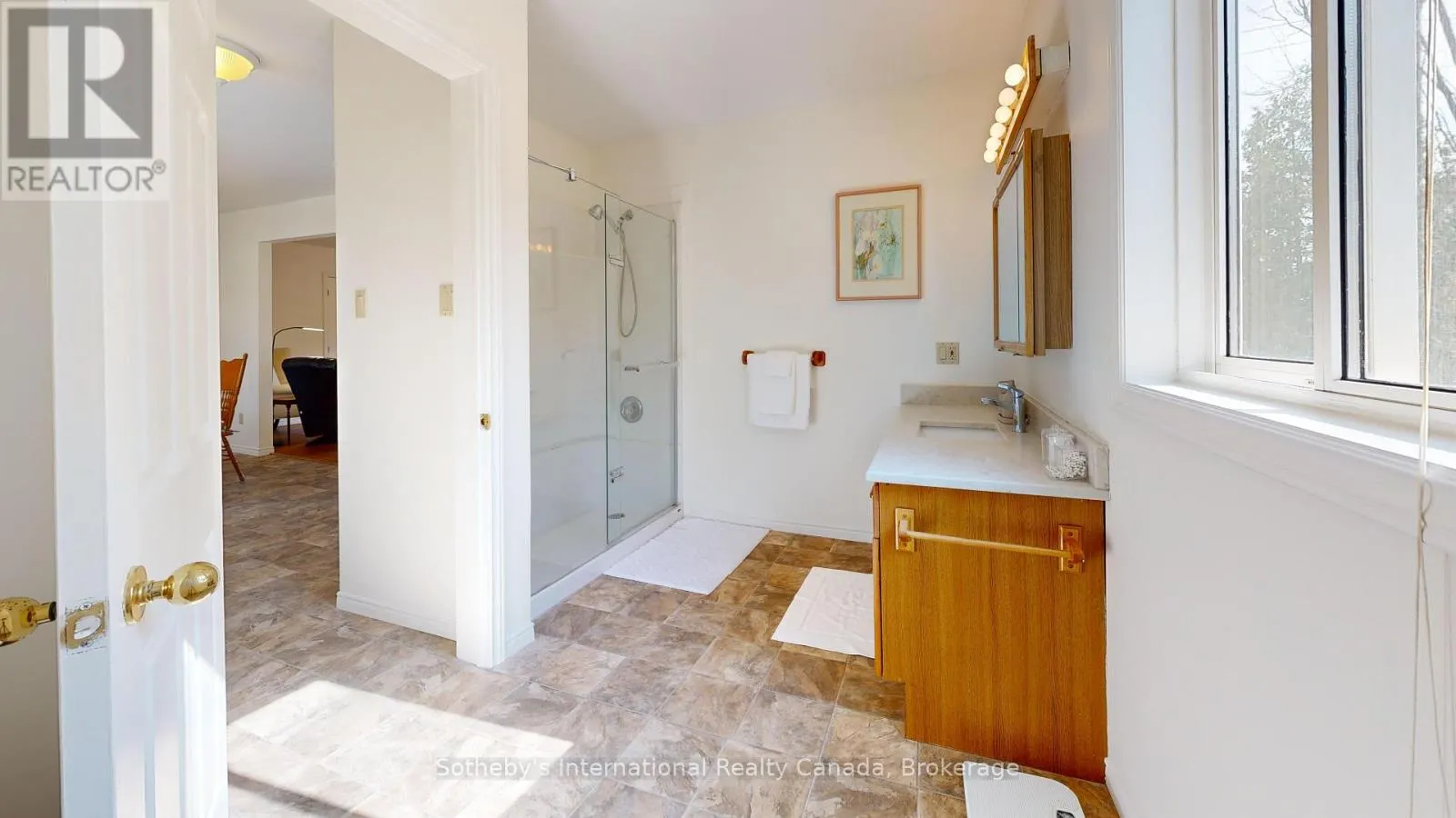 B - 103 BRUCE STREET S, #B