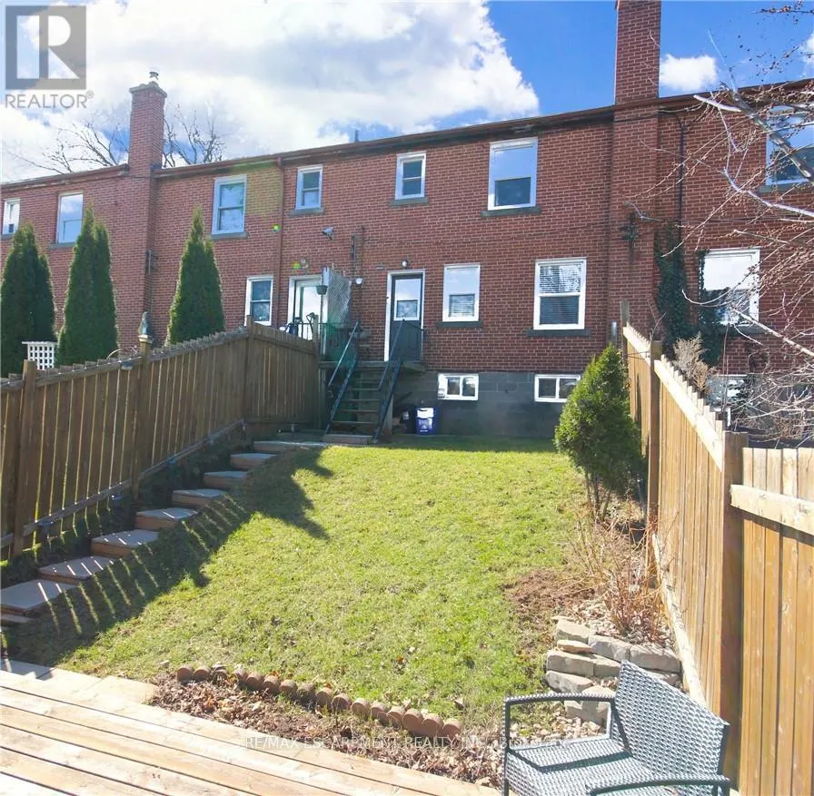2279 KING STREET E