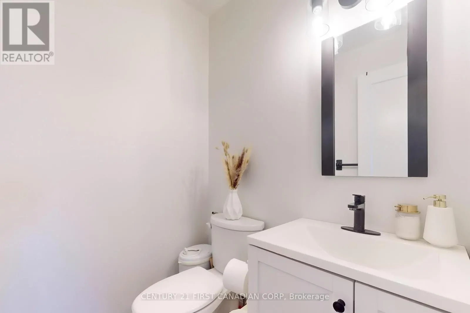 319 - 735 DEVERON CRESCENT, #319