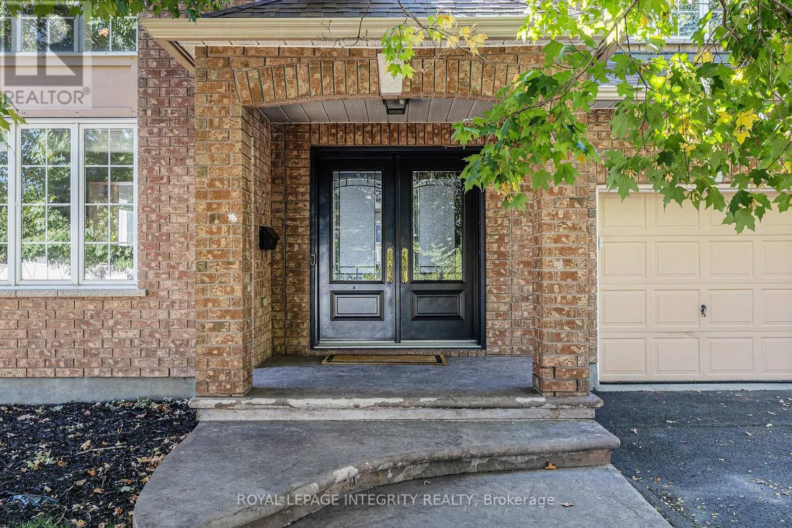 10 MAYBROOK PLACE