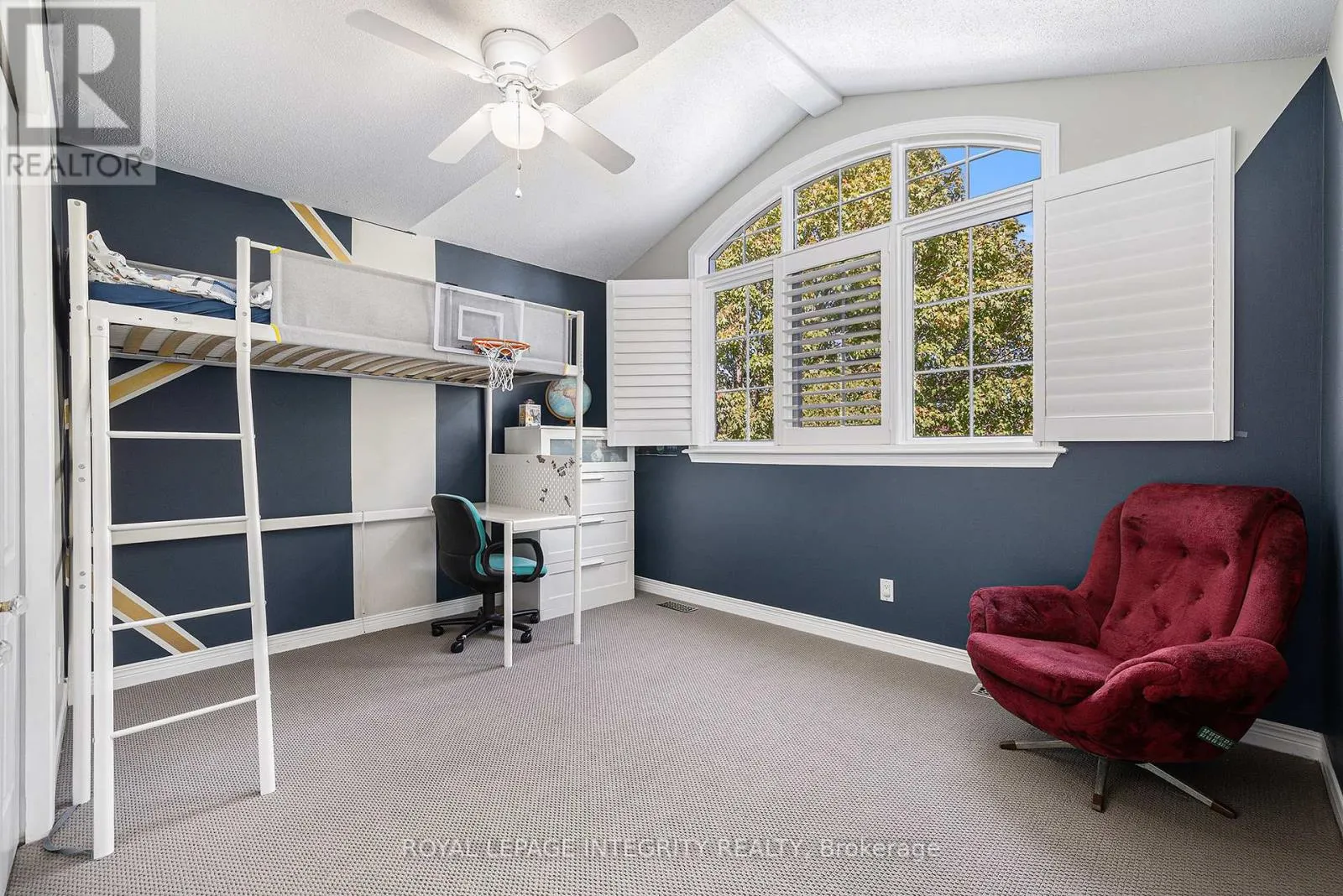 10 MAYBROOK PLACE