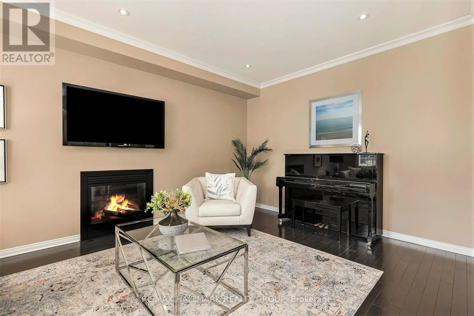 828 DALKENA PLACE