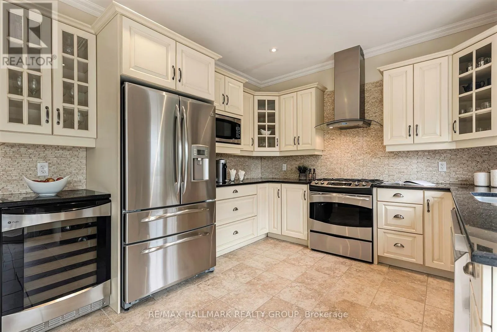 828 DALKENA PLACE