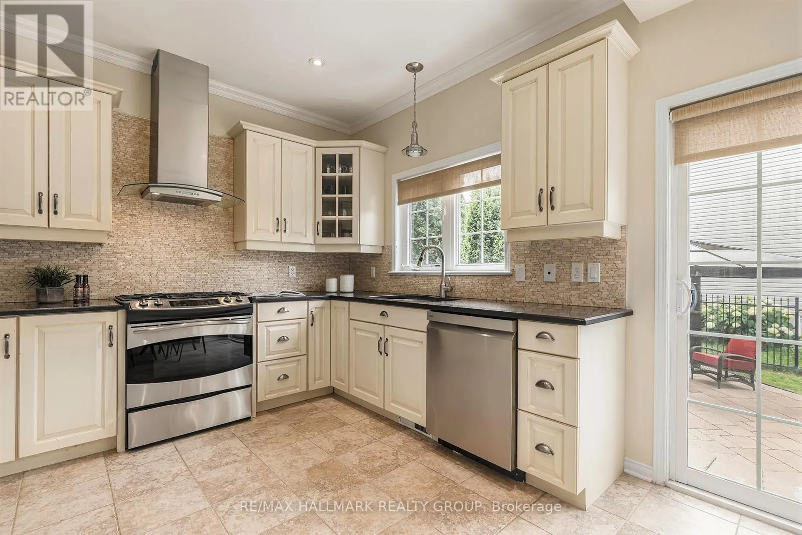 828 DALKENA PLACE