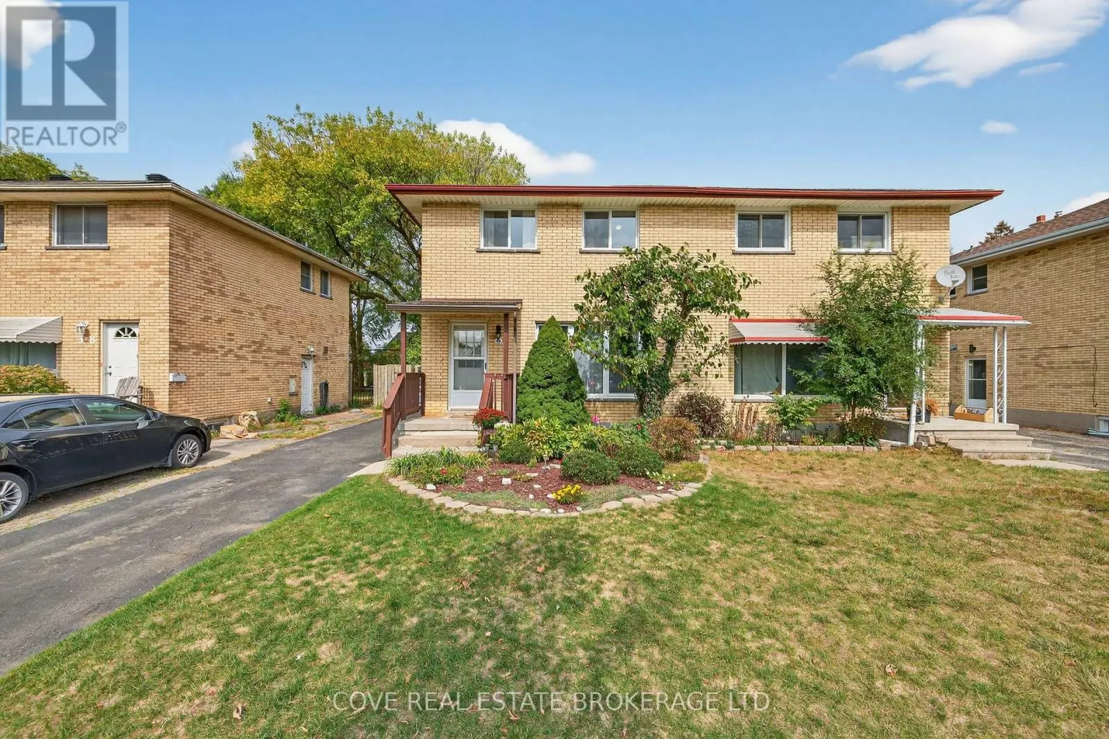 40 HAWKESBURY AVENUE