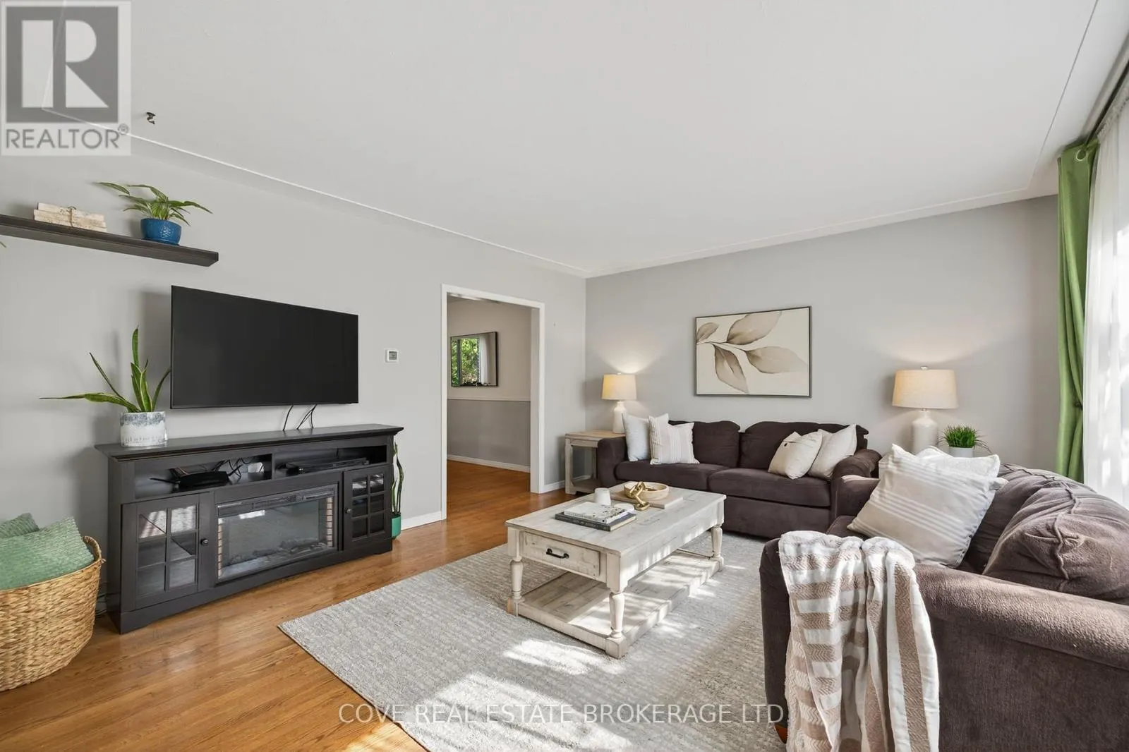 40 HAWKESBURY AVENUE