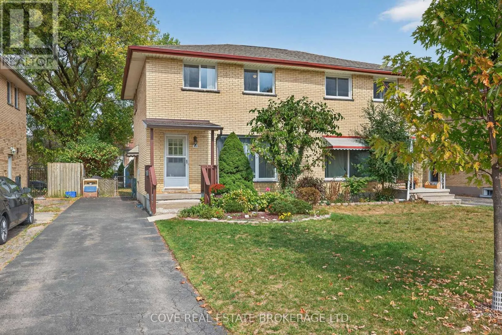 40 HAWKESBURY AVENUE